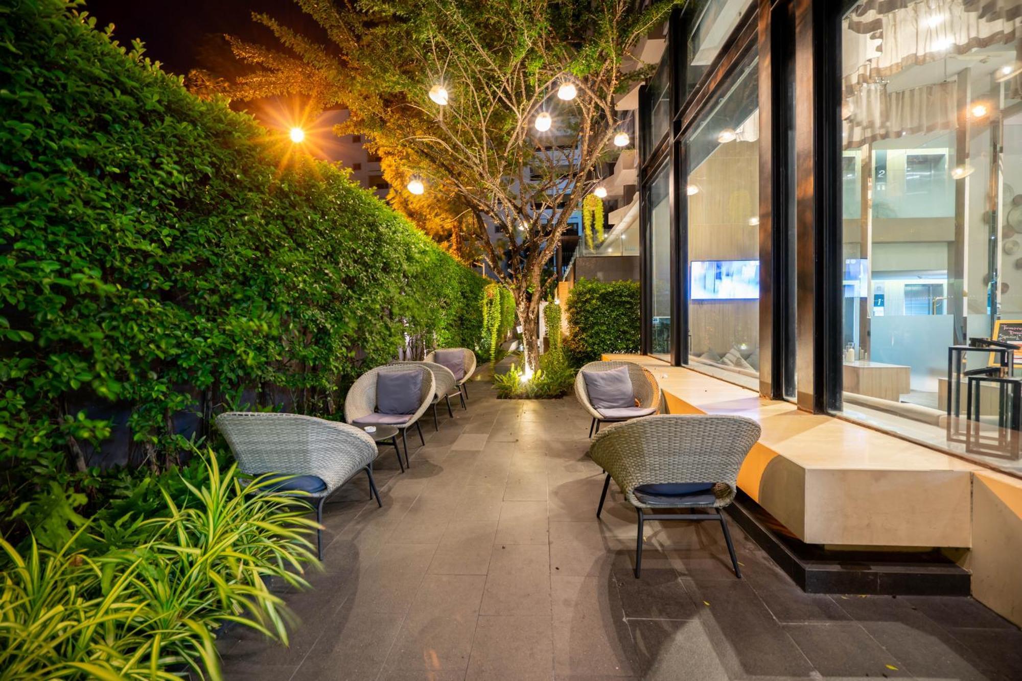 Aster Hotel And Residence By At Mind Pattaya Exterior foto